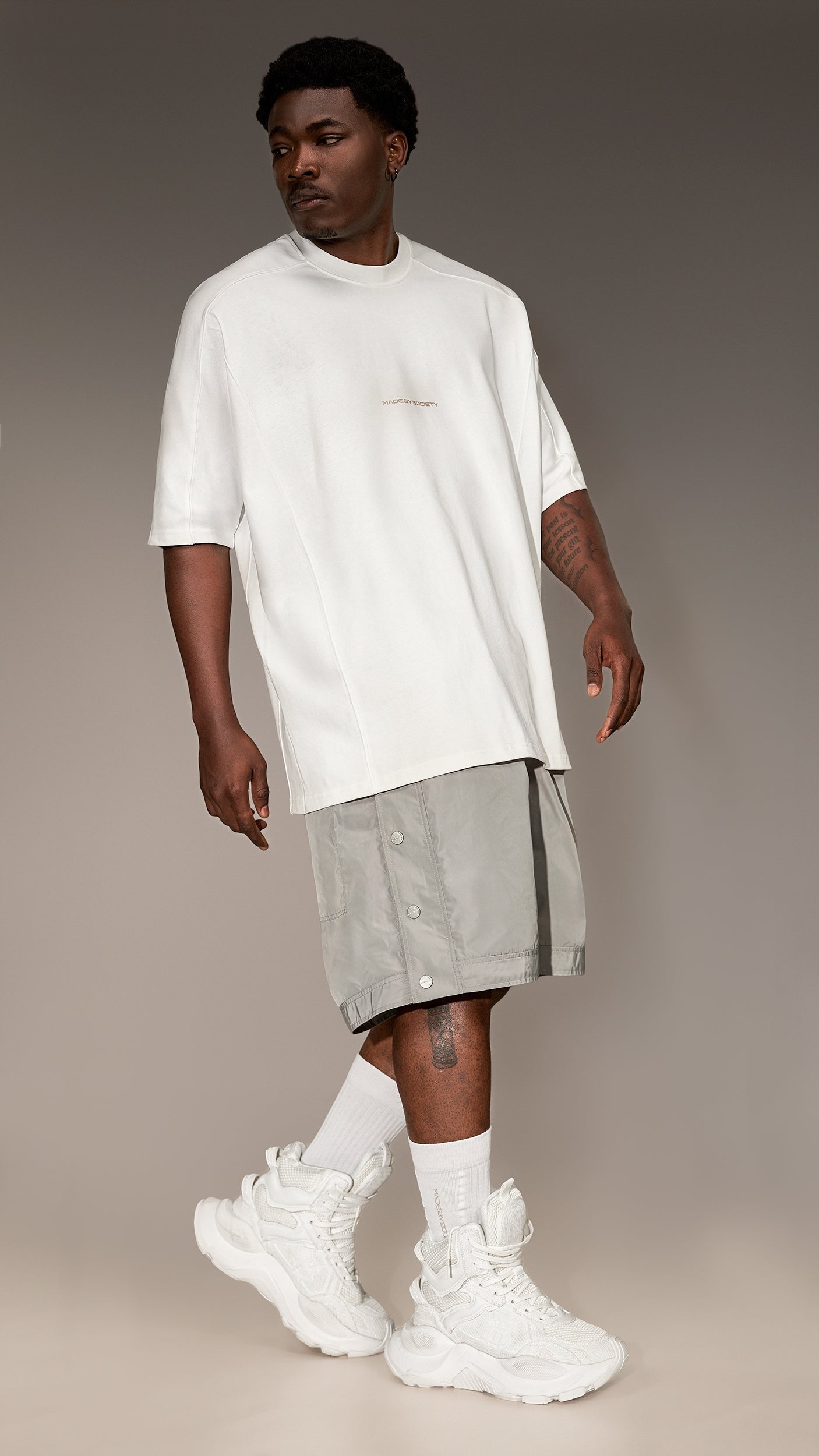 Studded Bermuda Shorts - B16262
