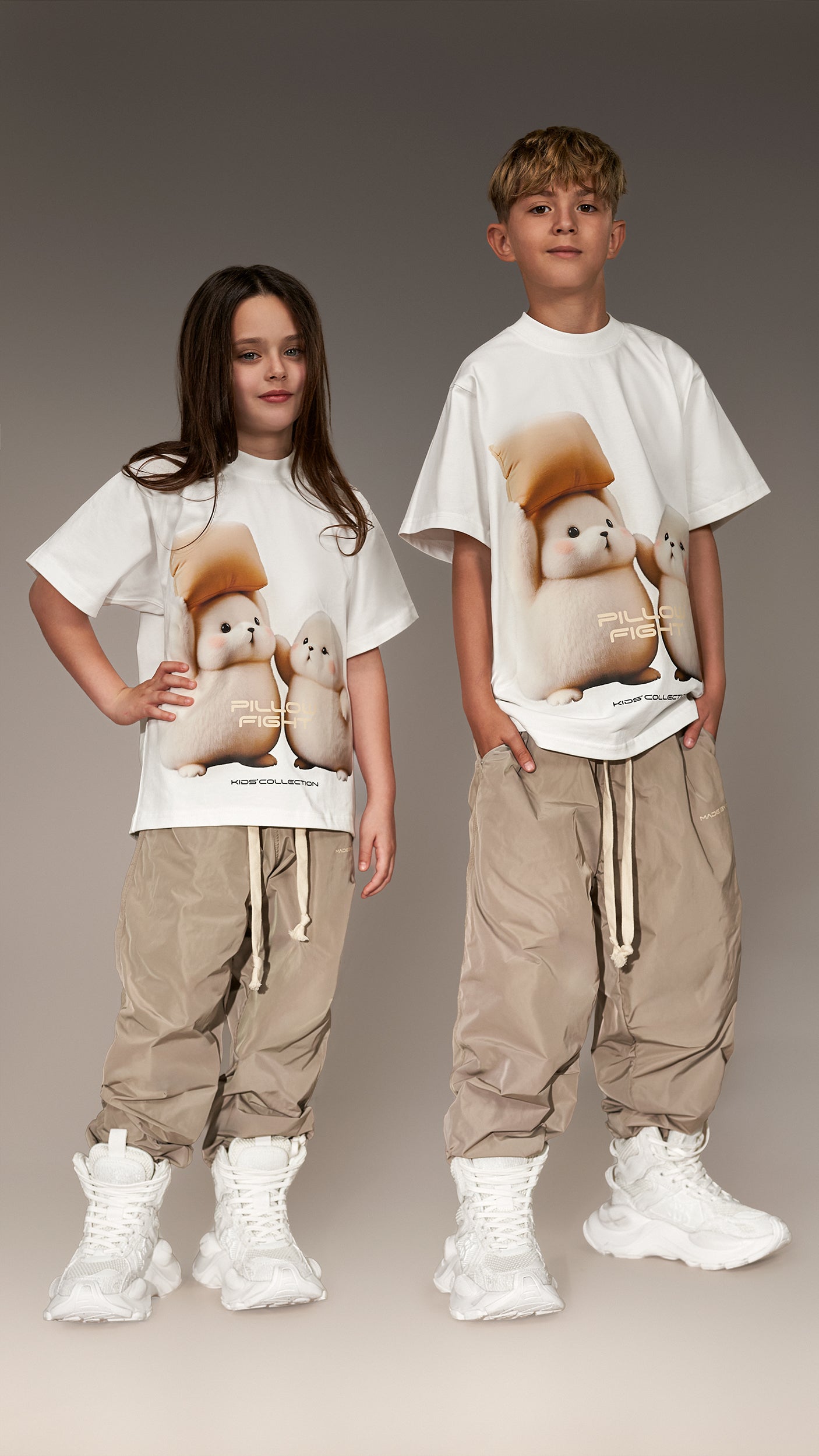 "Pillow Fight" T-shirt - T36243