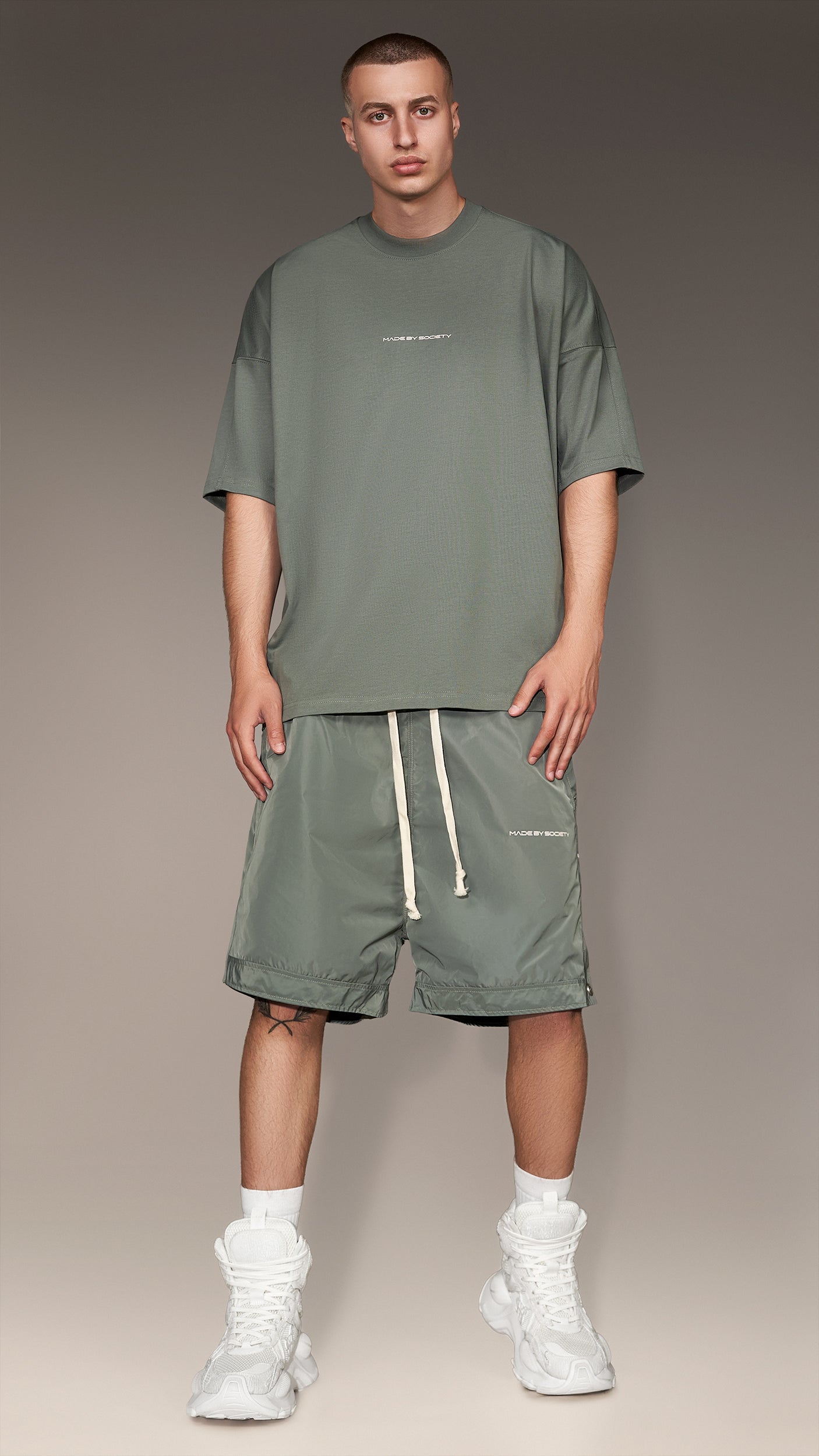 Studded Bermuda Shorts - B16465