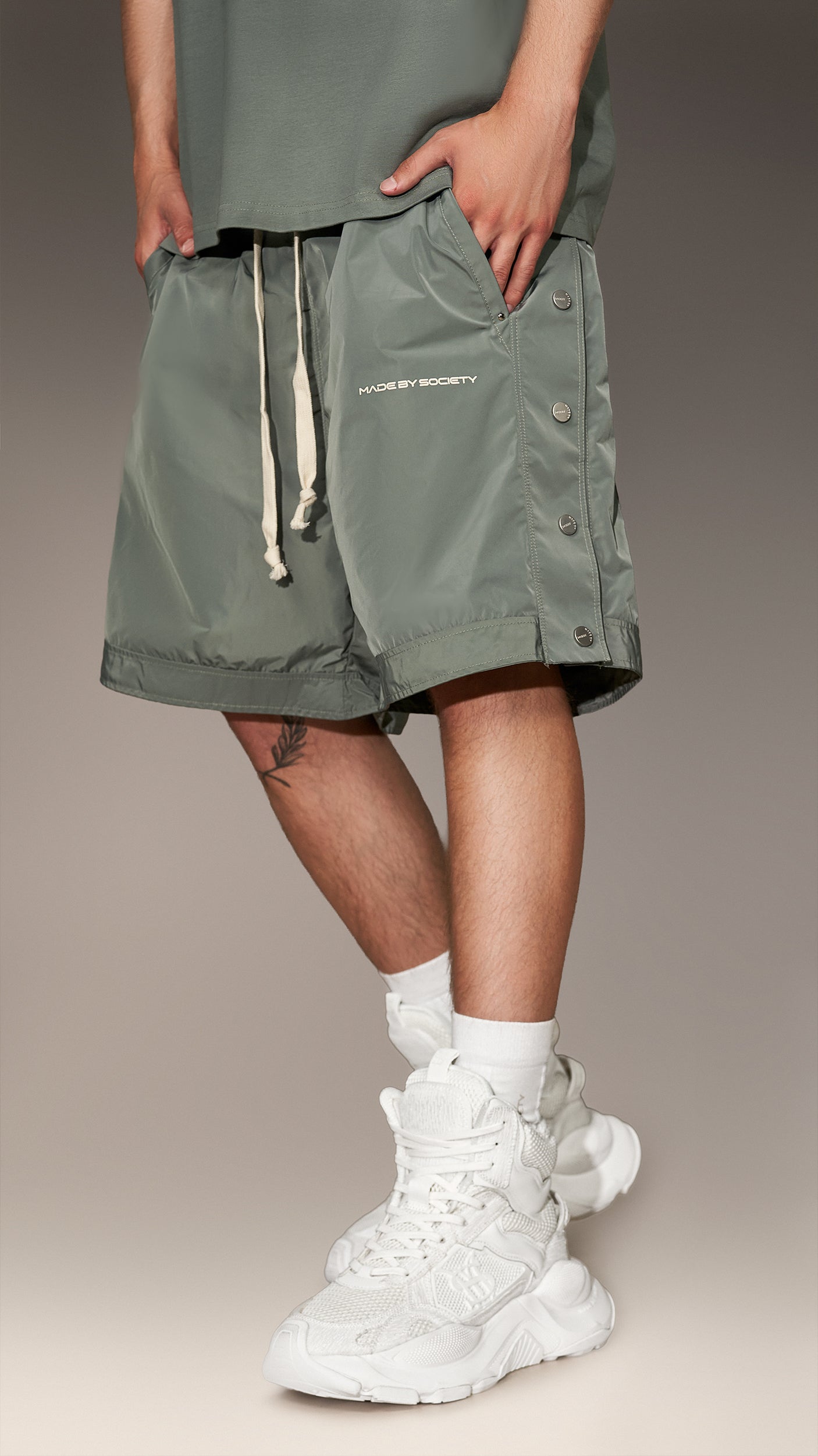 Studded Bermuda Shorts - B16465