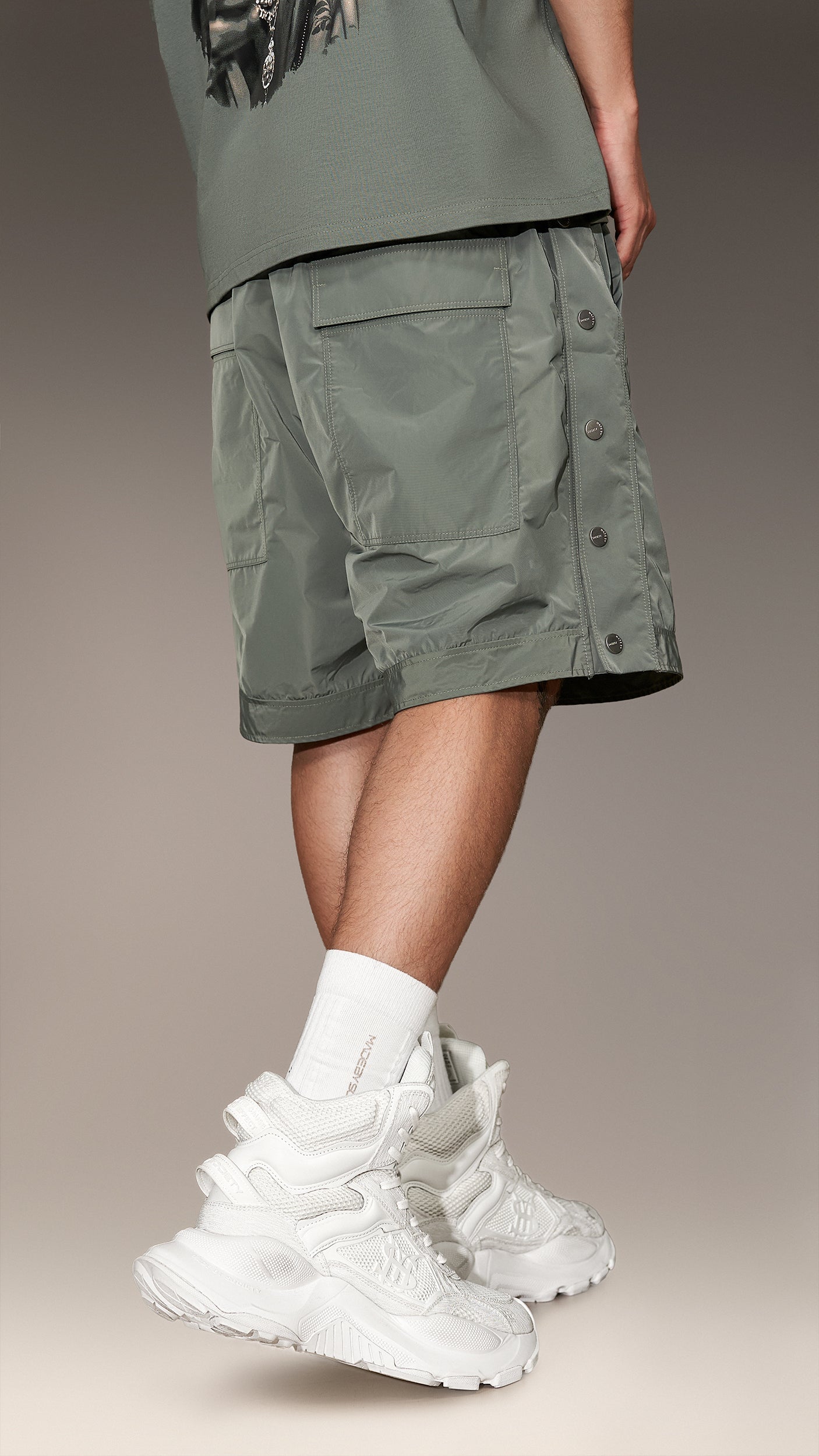 Studded Bermuda Shorts - B16465