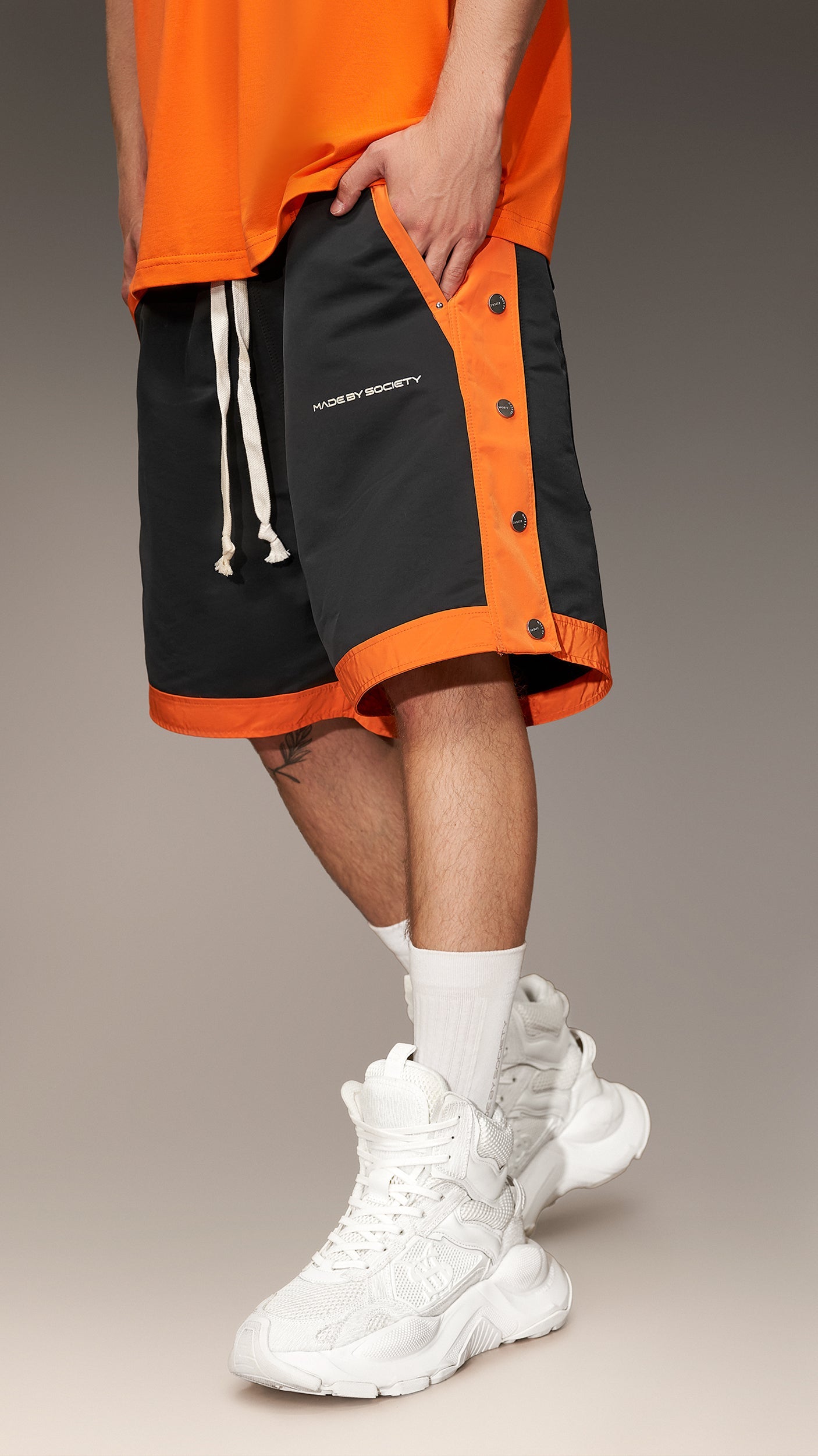Studded Bermuda Shorts - B16462