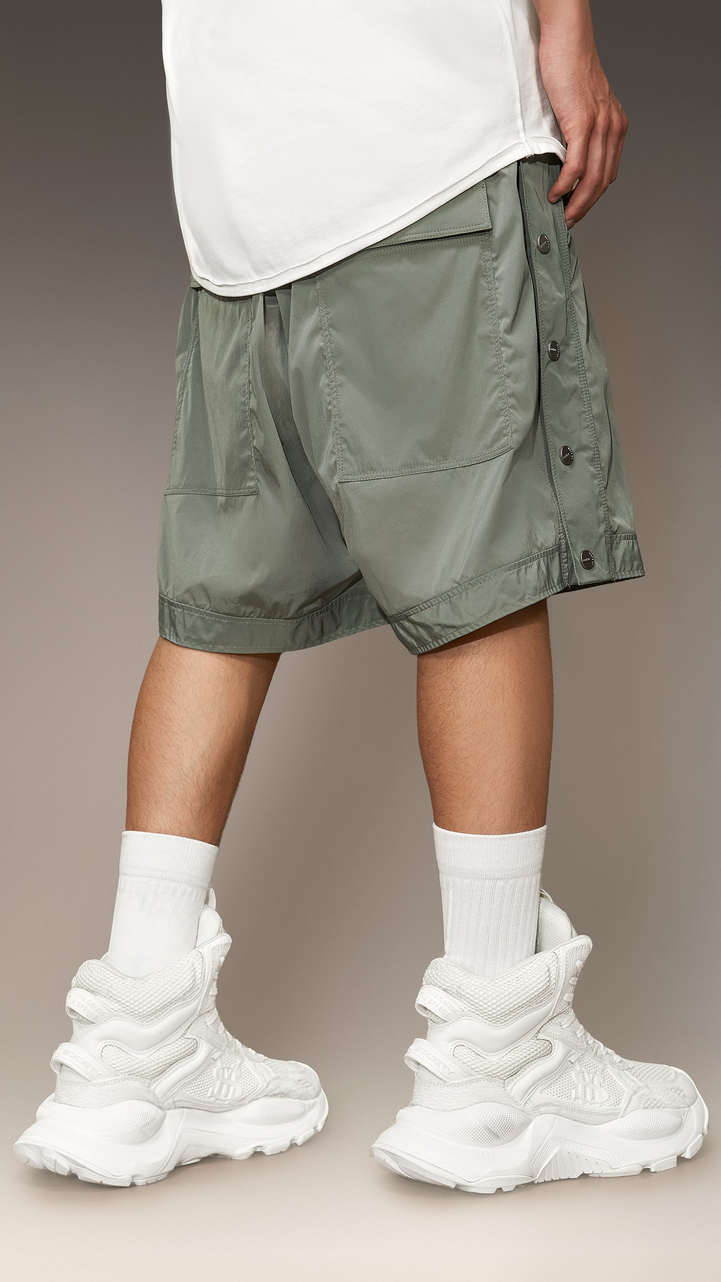 Studded Bermuda Shorts - B16622