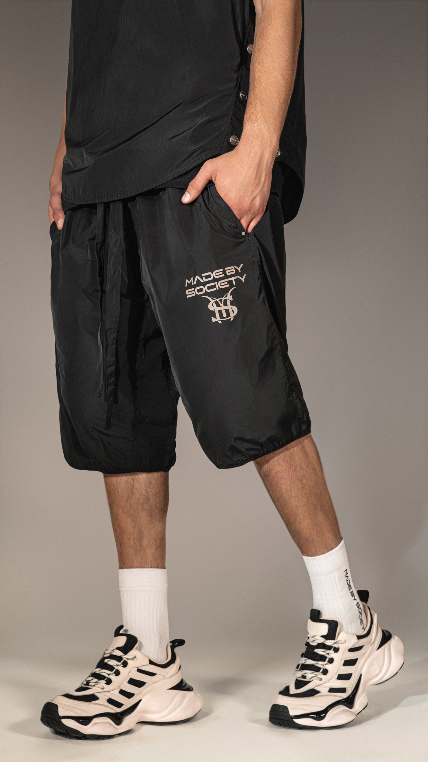 Casual Shorts "Made by society" - B15619