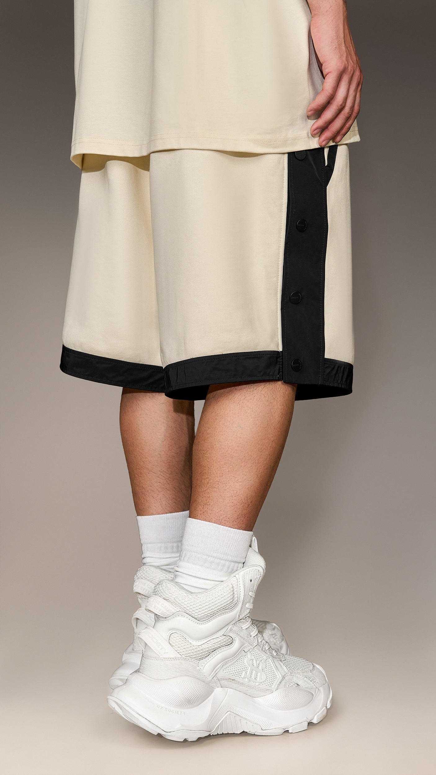 ASSET Bermuda Shorts - B17381