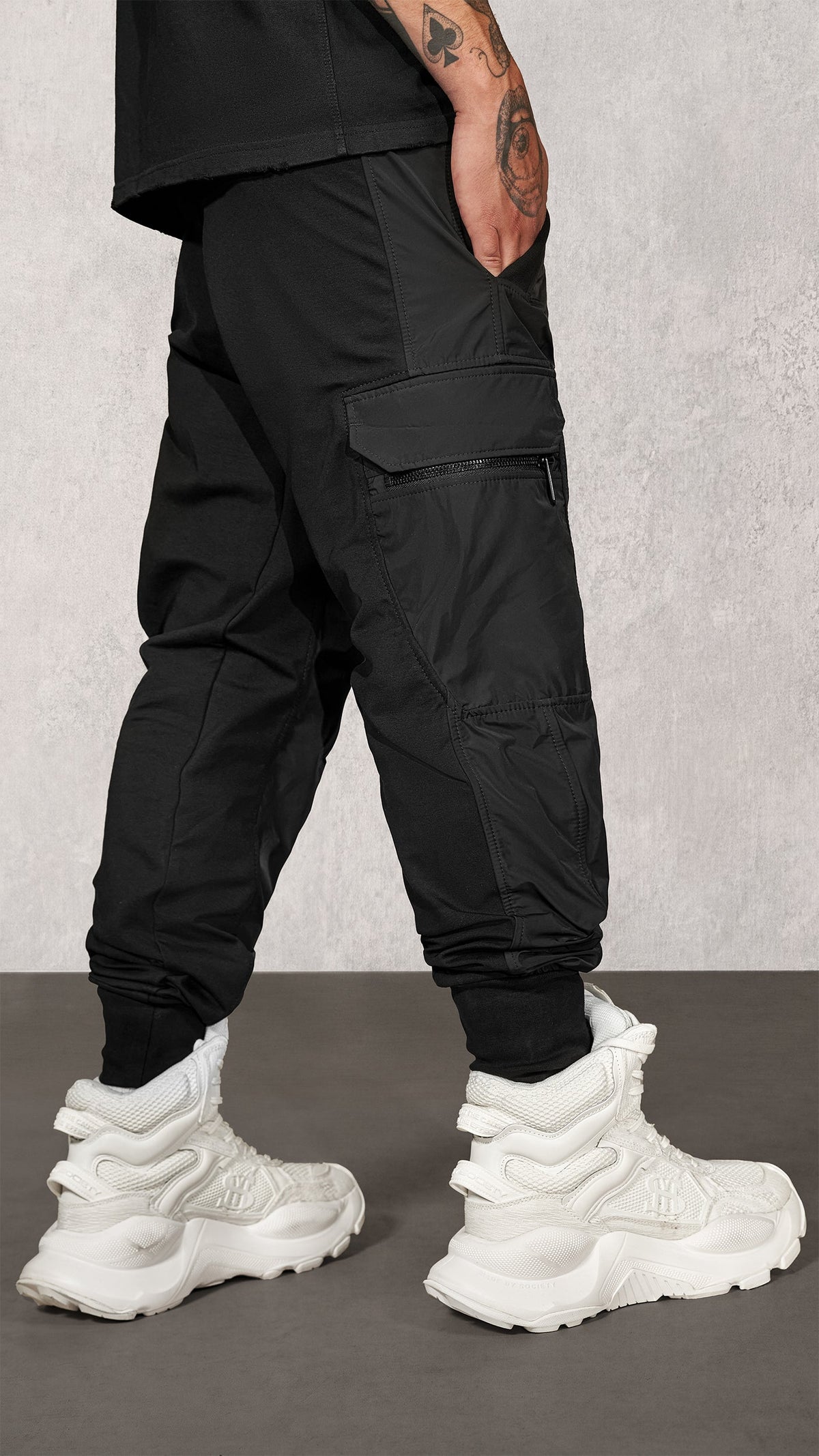 CONCRETE Trousers - P17571