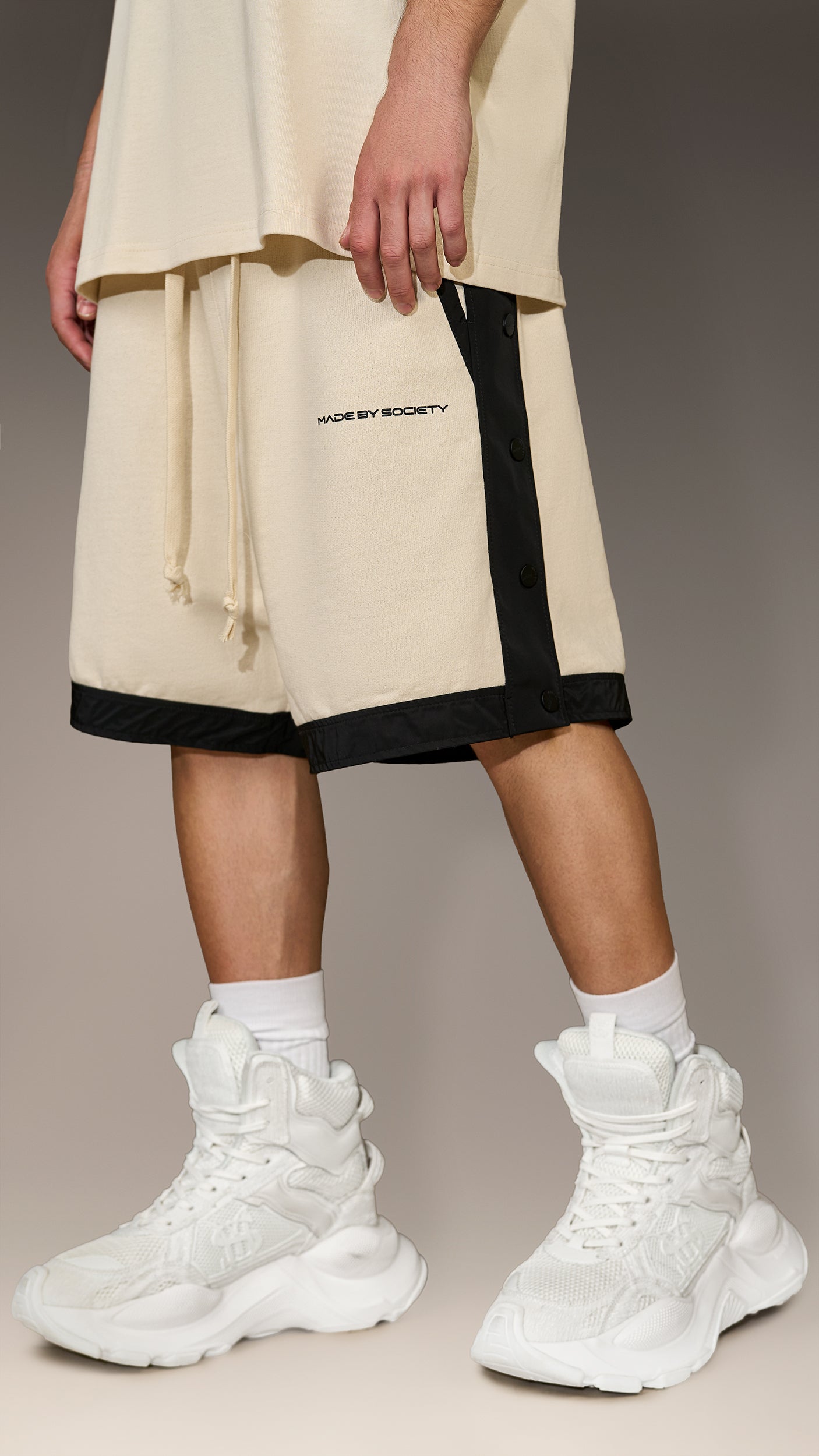 URBAN-VOID Bermuda Shorts - B17379
