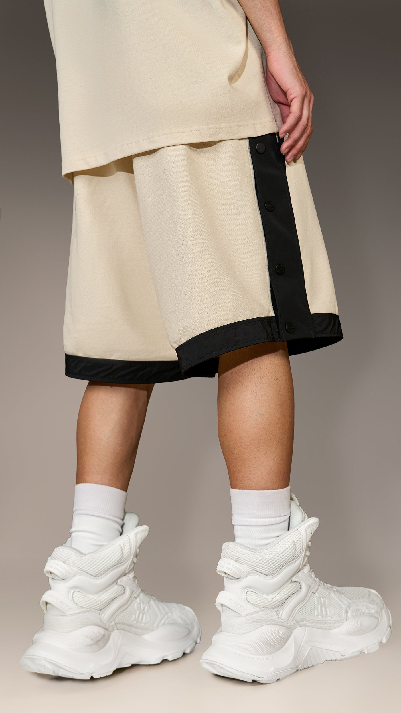 URBAN-VOID Bermuda Shorts - B17379