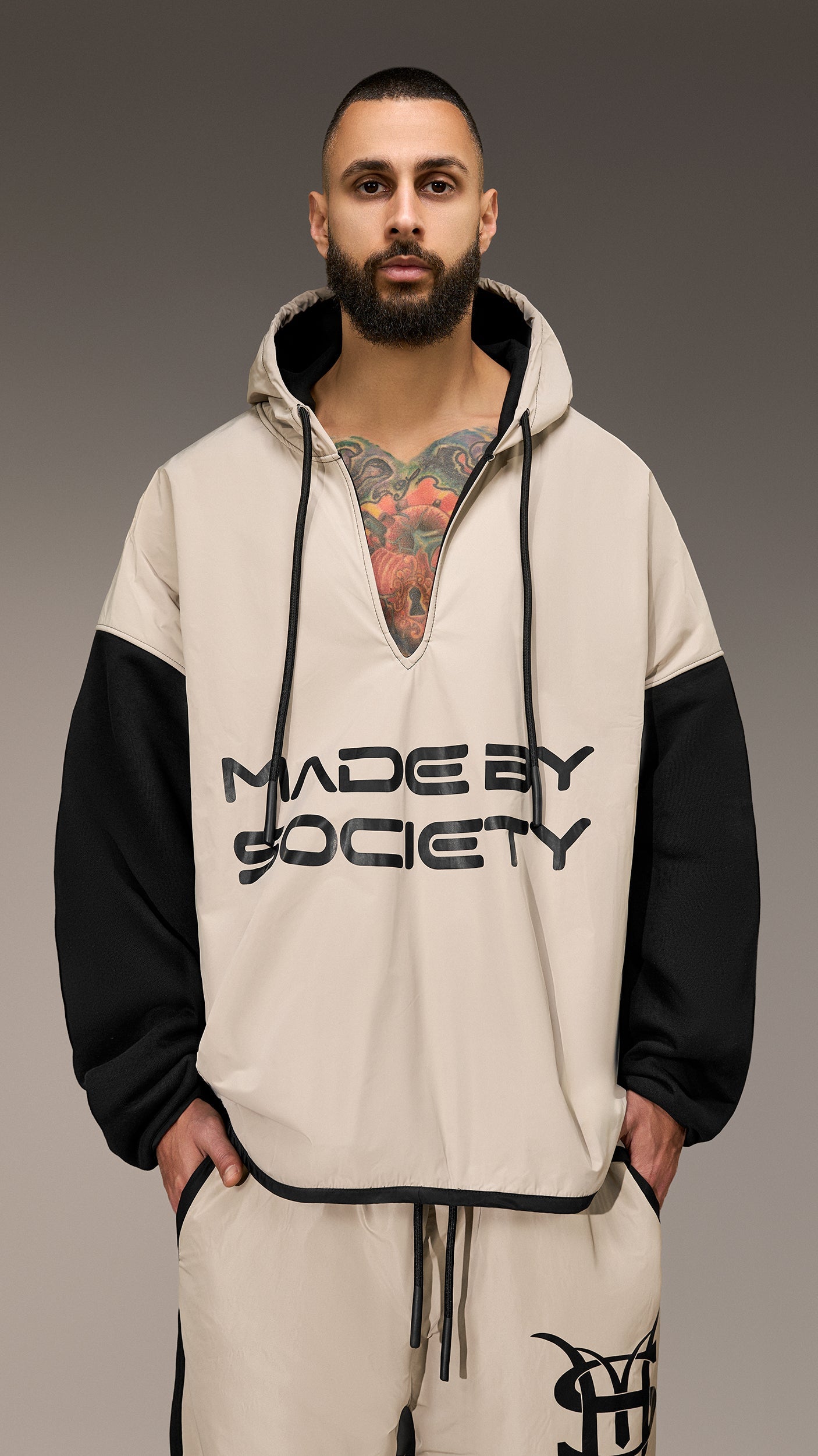 Hoodie "Made by Society" – H16024