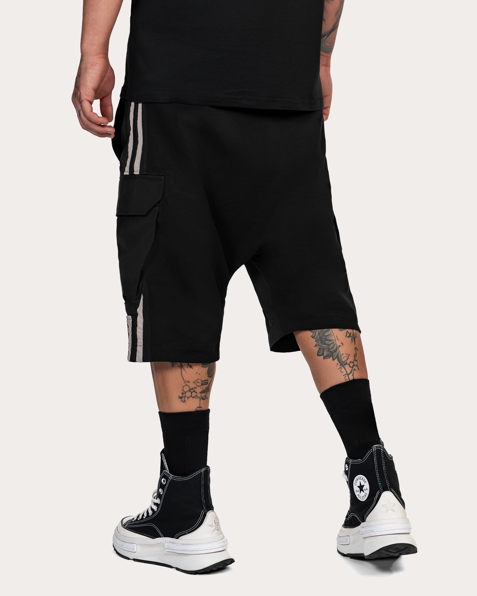 VERTICAL LINES CARGO SHORTS - B15541