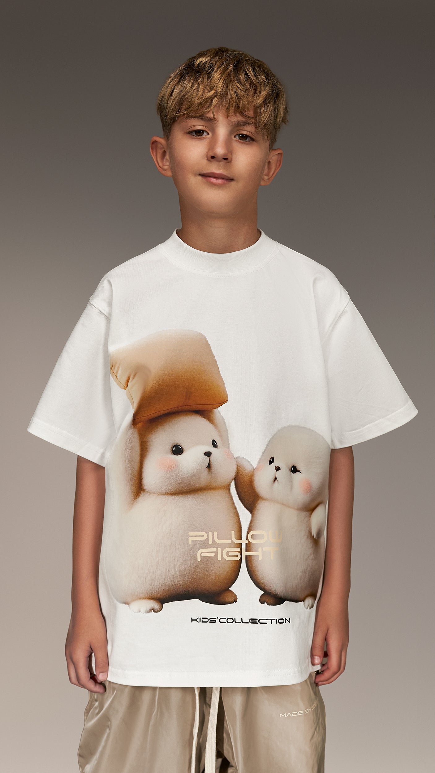 "Pillow Fight" T-shirt - T36243