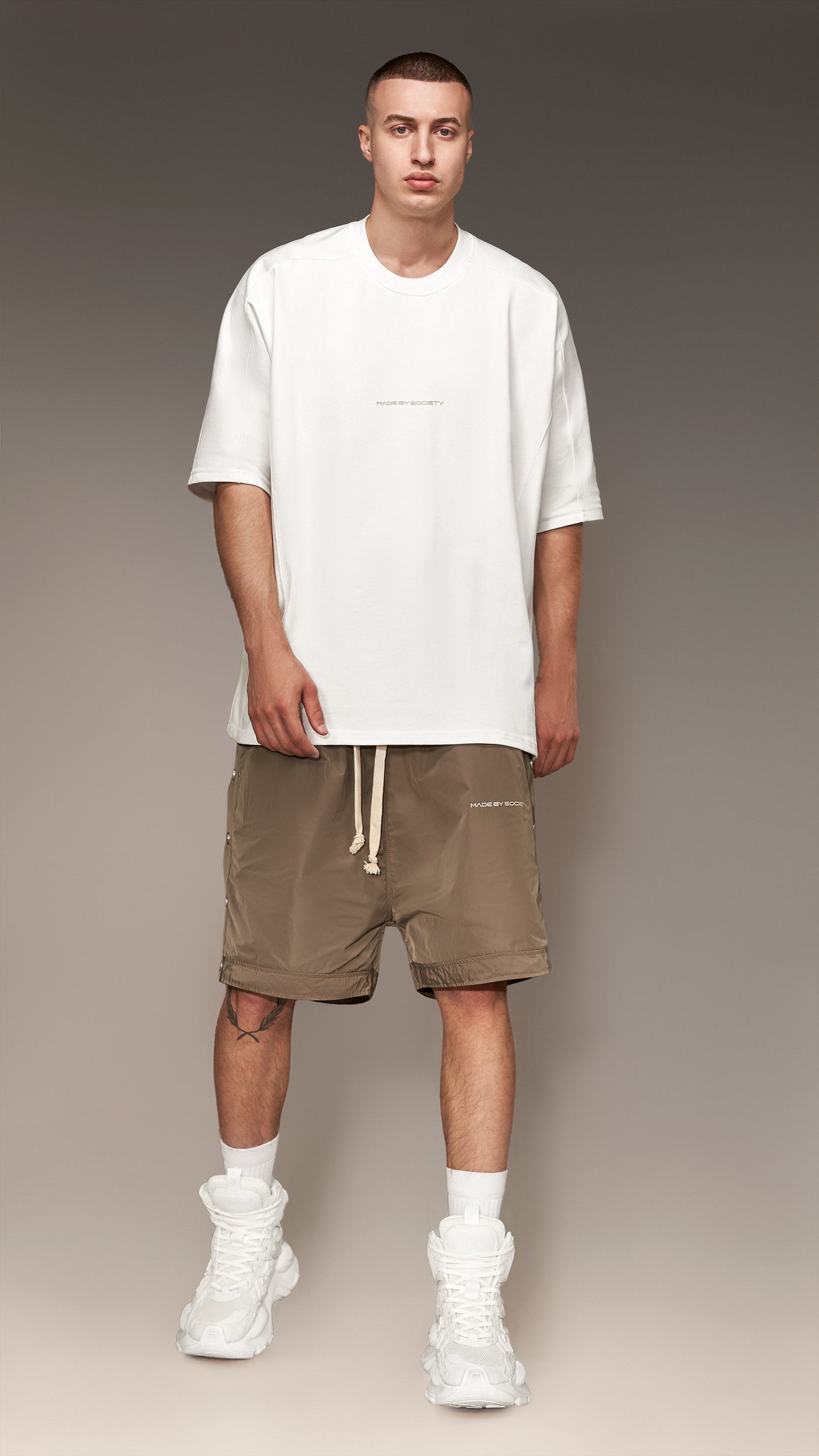 Bermuda Shorts with Studs - B16310