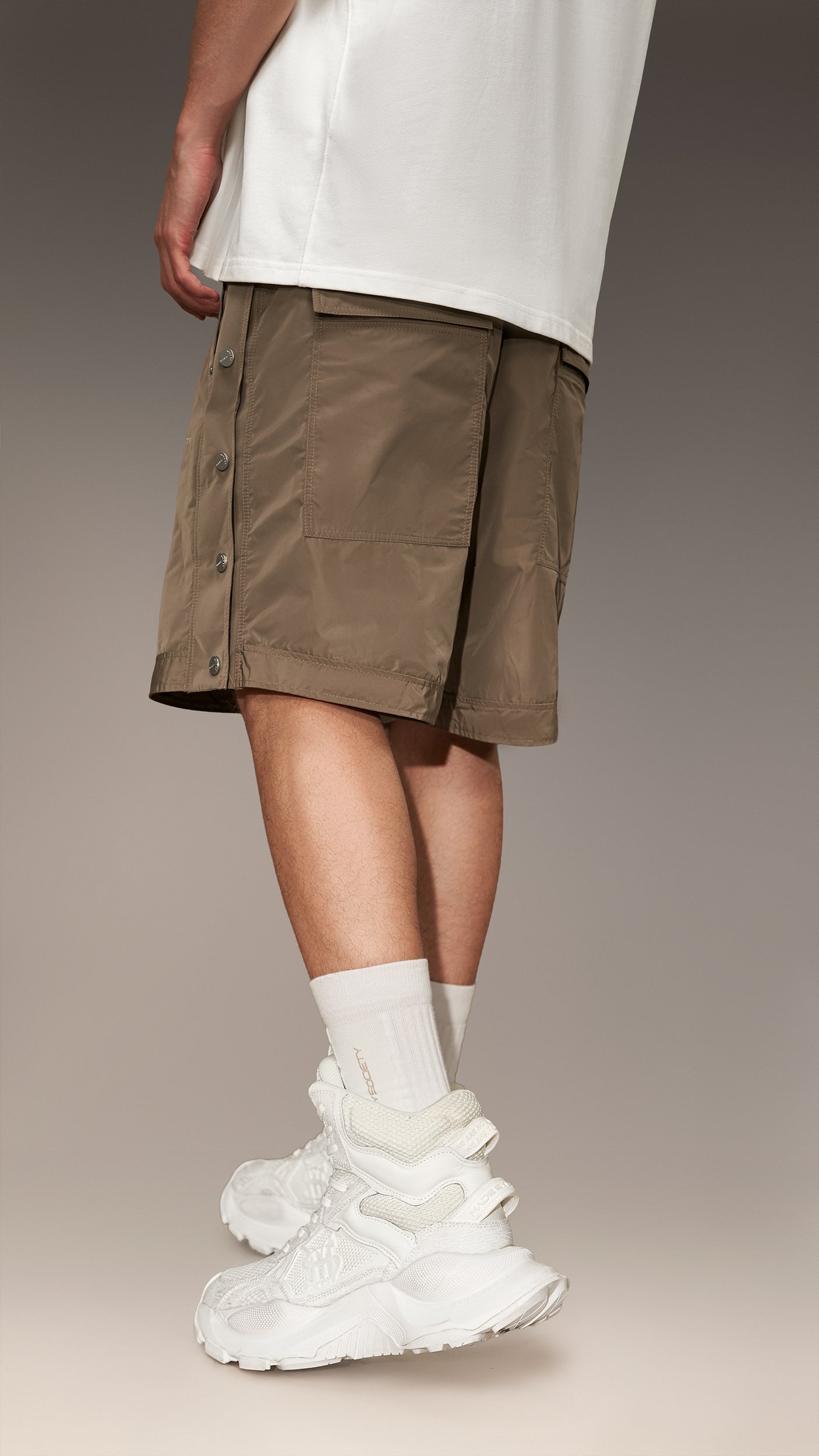Studded Bermuda Shorts - B16310