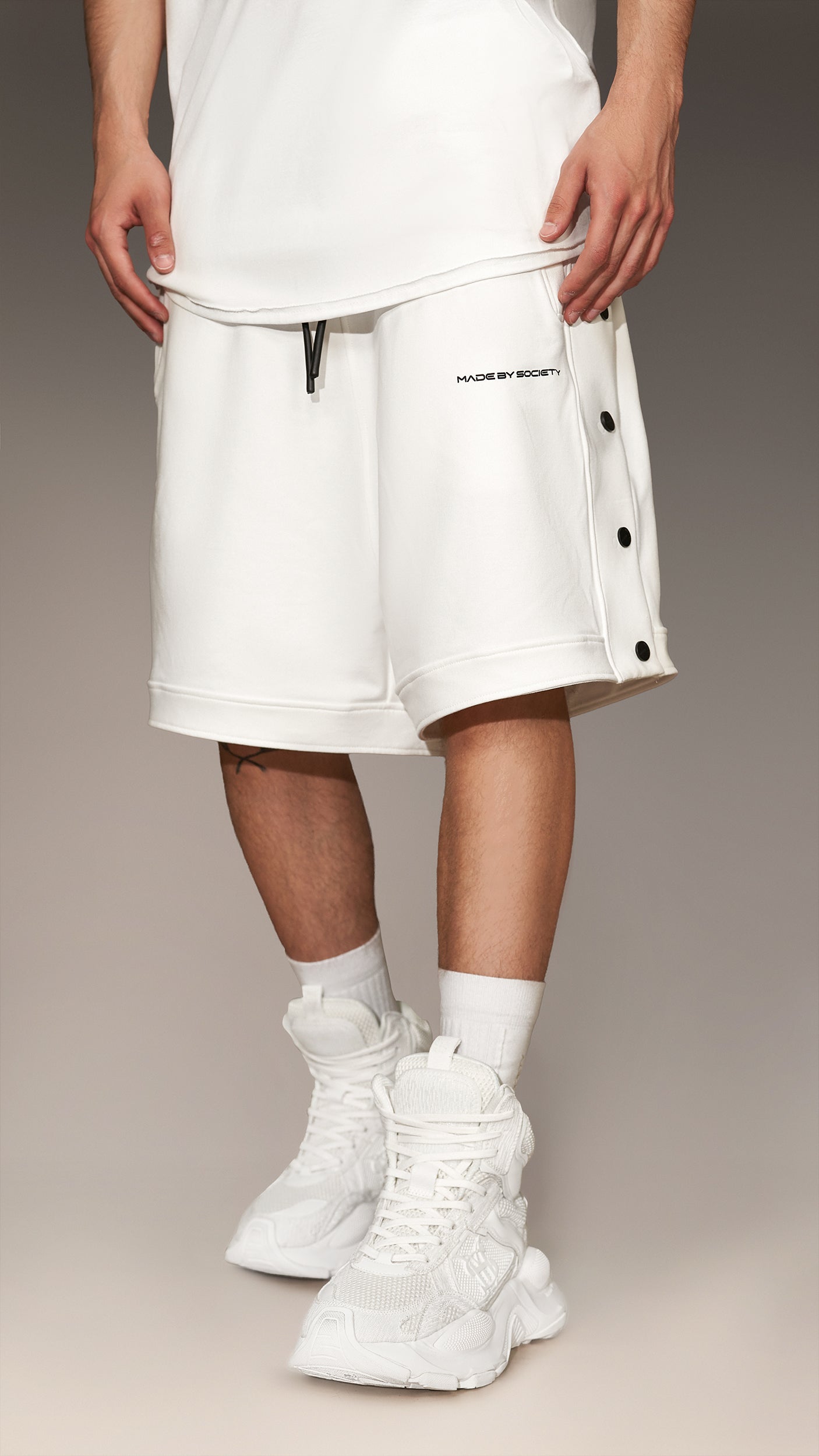 Bermuda Shorts with Buttons - B16488