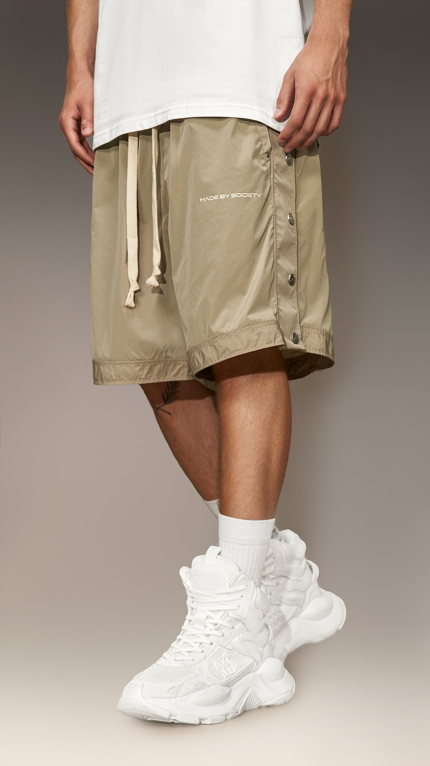 Studded Bermuda Shorts - B16610