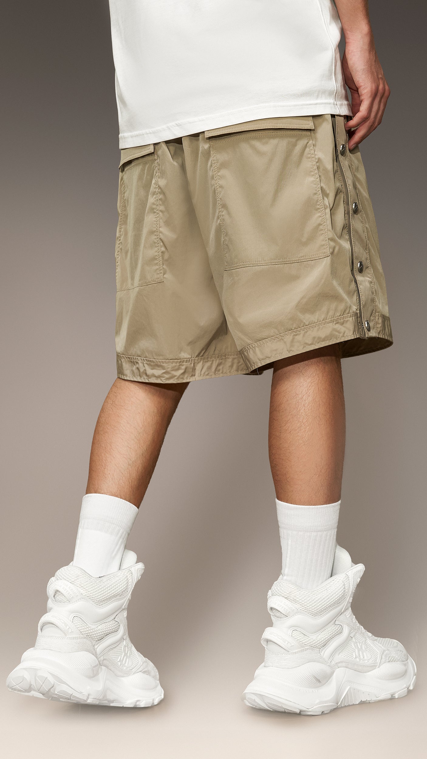 Studded Bermuda Shorts - B16610