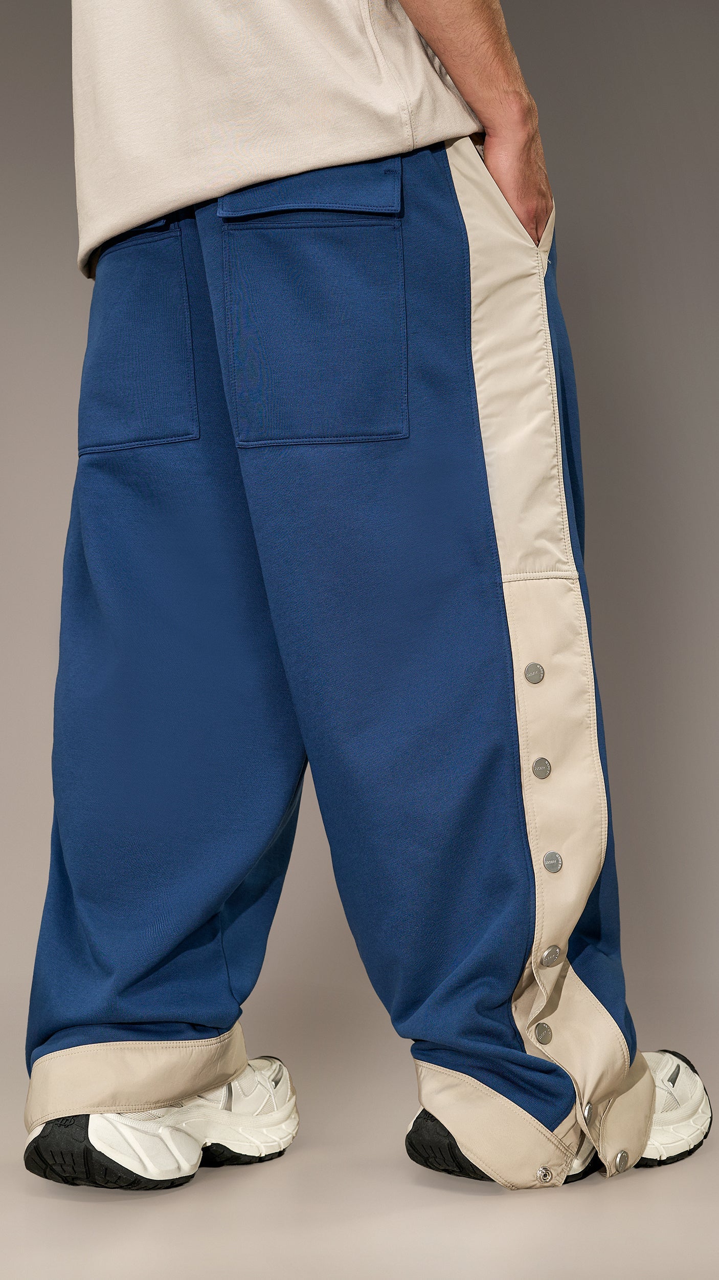 Oversized Trousers with Snap Fasteners – P16081