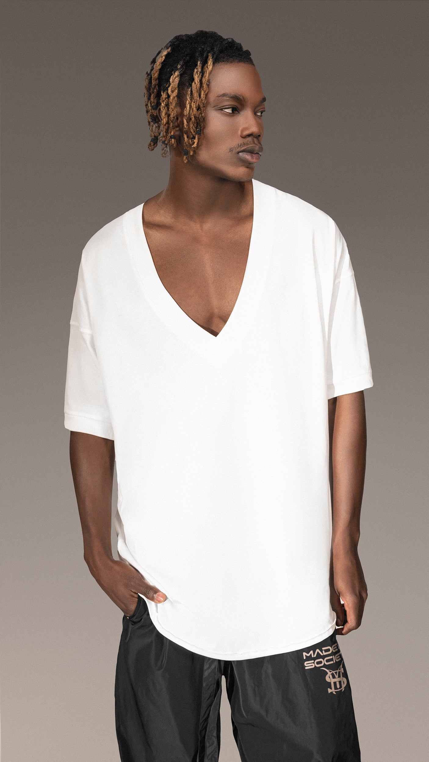 V-neck T-shirt - T15809