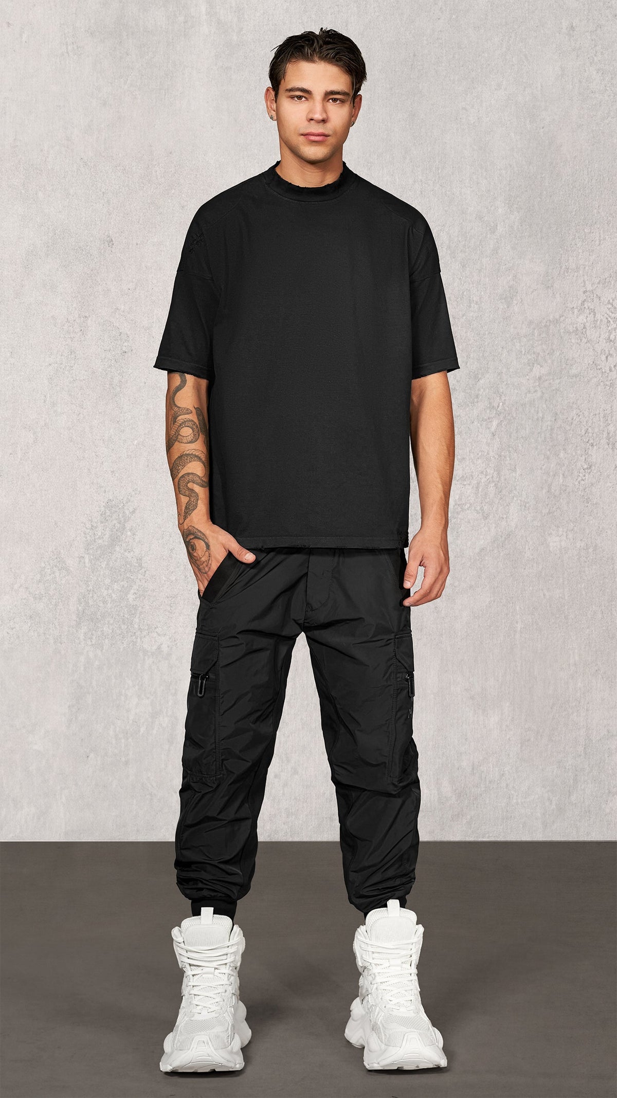 CONCRETE Trousers - P17571