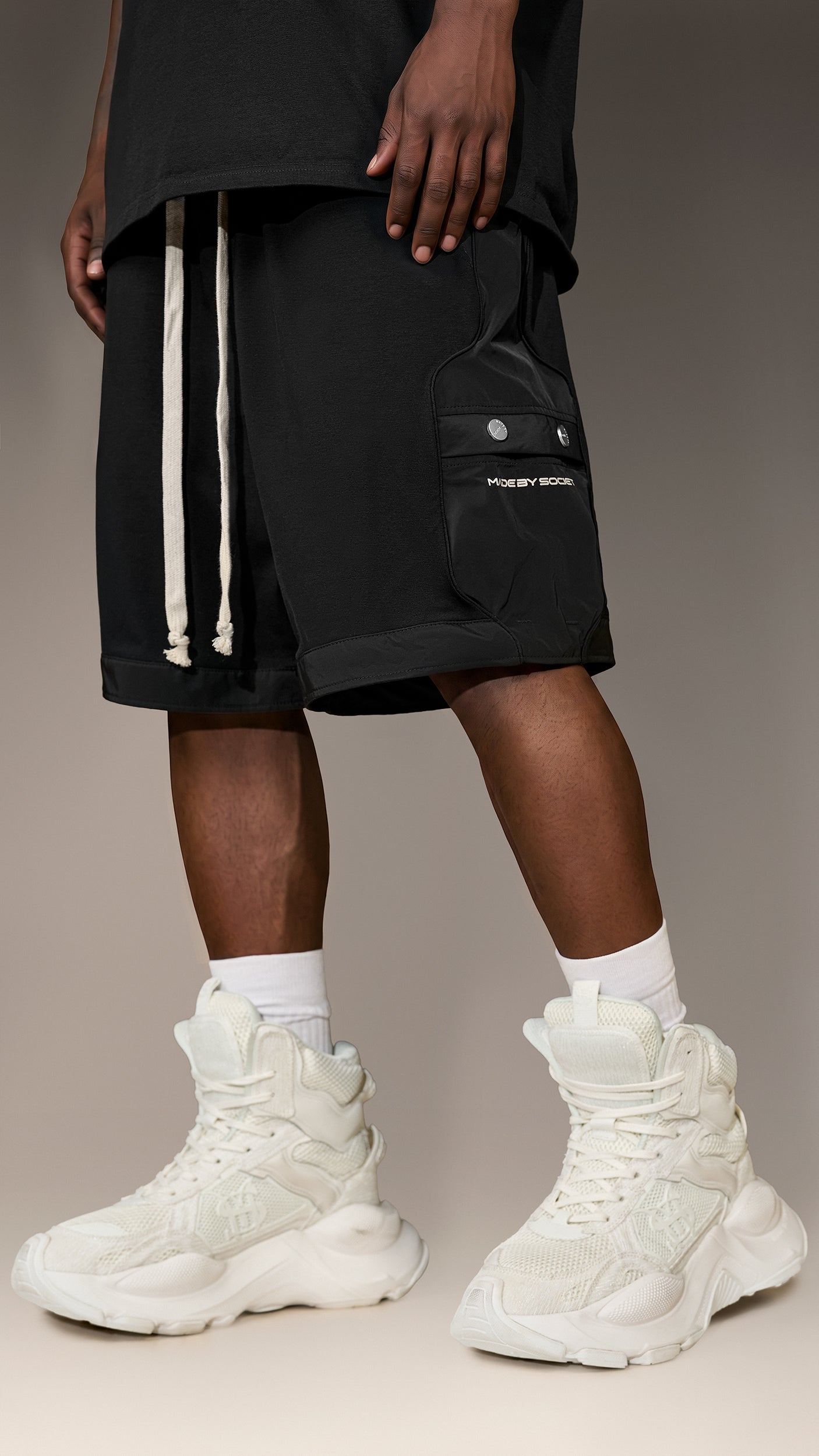 AIR-FRAME Bermuda Shorts - B17333