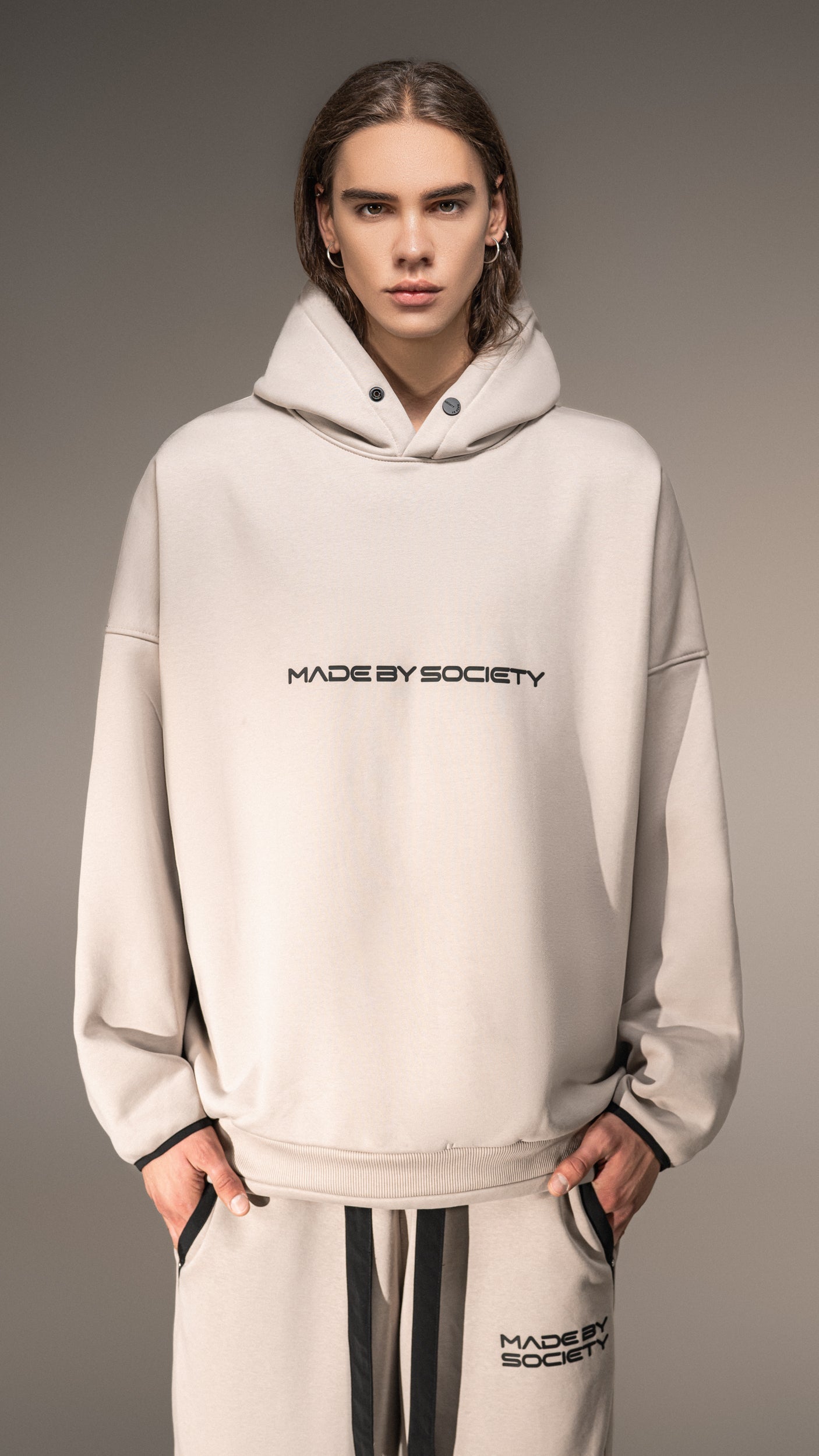 Hoodie "Made by Society" – Relaxed Style – H15753